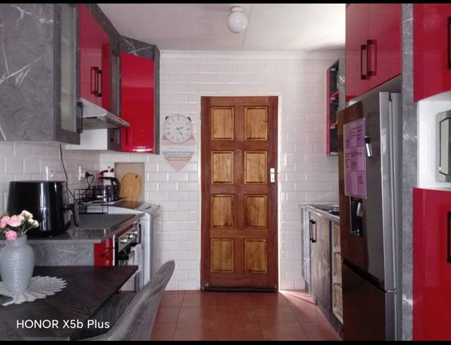 2 BEDROOM HOUSE FOR SALE IN WINDMILL PARK EXT